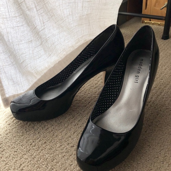 Classic Black Pump / Size 9 - Picture 3 of 4